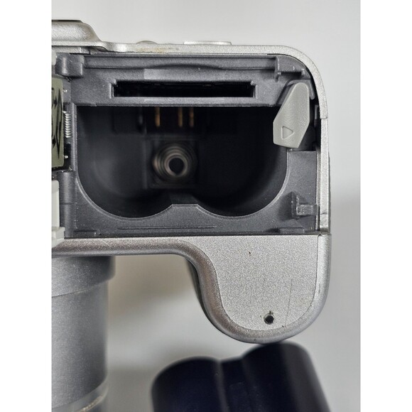 Panasonic LUMIX DMC-FZ7 Digital Camera 6.0MP with 12x Optical Zoom Tested. - Picture 10 of 16